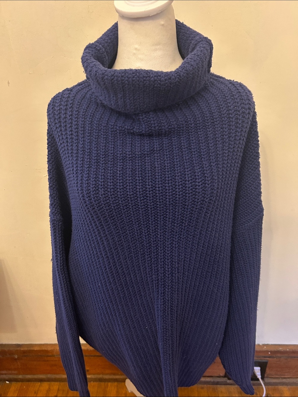 Free People Deep Navy Chunky Turtleneck Sweater Size S EUC